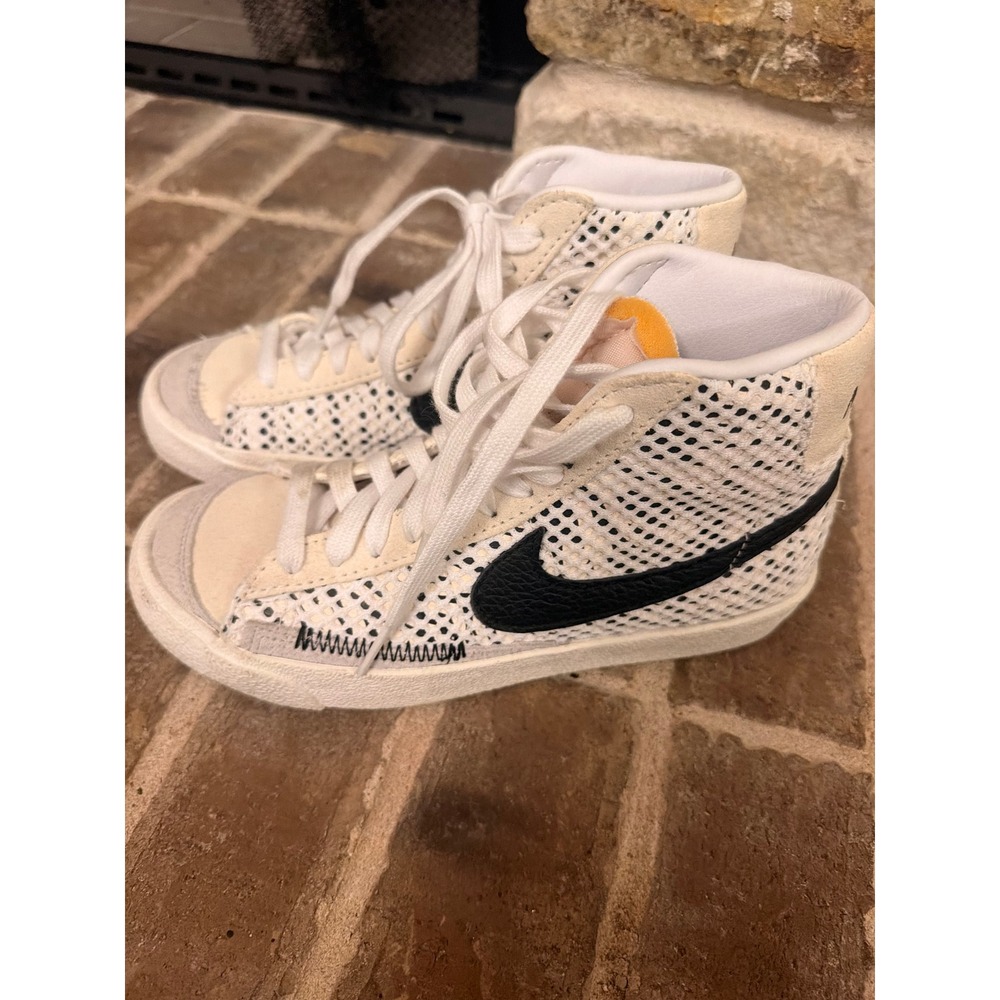 Nike Blazer Mid 77‎ White Mesh Polka Dot Black Swoosh High Top Sneakers 4Y